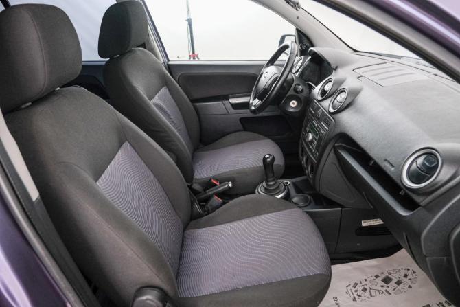 Ford Fusion I Рестайлинг с пробегом 2006 года, цена 459 000 рублей, 200000 км, хэтчбек, Автокод Объявления