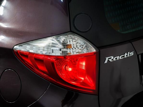 Toyota Ractis II с пробегом 2012 года, цена 875 000 рублей, 134049 км, хэтчбек, Автокод Объявления