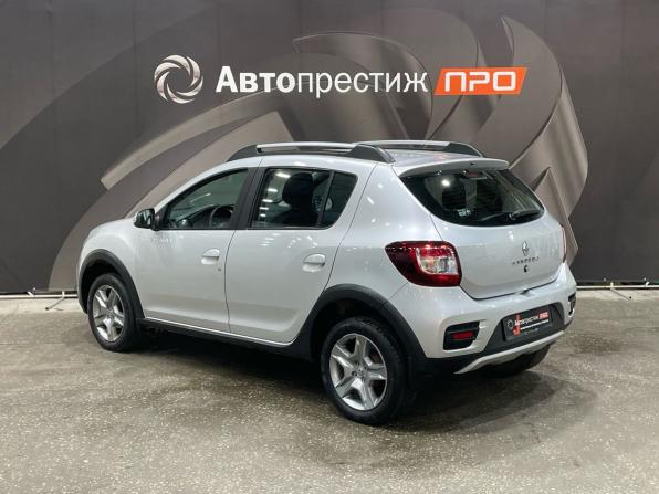 Renault Sandero II Рестайлинг с пробегом 2019 года, цена 980 000 рублей, 89833 км, хэтчбек, Автокод Объявления