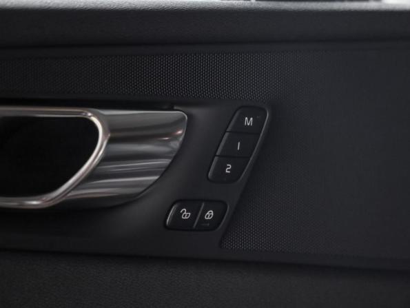 Volvo XC60 II с пробегом 2019 года, цена 3 599 000 рублей, 119299 км, внедорожник, Автокод Объявления