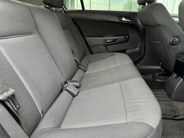 Opel Astra H Рестайлинг с пробегом 2012 года, цена 615 000 рублей, 220000 км, седан, Автокод Объявления