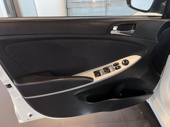 Hyundai Solaris I с пробегом 2012 года, цена 726 000 рублей, 214527 км, седан, Автокод Объявления