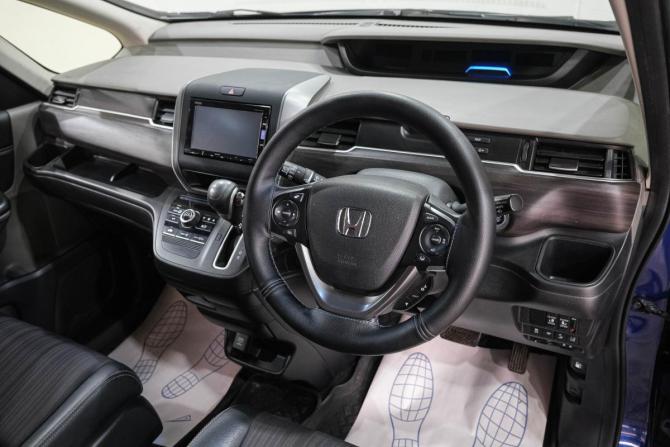 Honda Freed II Рестайлинг с пробегом 2017 года, цена 1 469 000 рублей, 135000 км, компактвэн, Автокод Объявления
