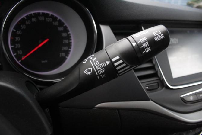 Opel Astra K Рестайлинг с пробегом 2020 года, цена 1 400 000 рублей, 109314 км, универсал, Автокод Объявления