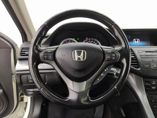 Honda Accord VIII Рестайлинг с пробегом 2011 года, цена 1 300 000 рублей, 279845 км, седан, Автокод Объявления
