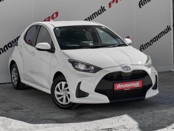 Toyota Yaris IV с пробегом 2021 года, цена 1 370 000 рублей, 66183 км, хэтчбек, Автокод Объявления