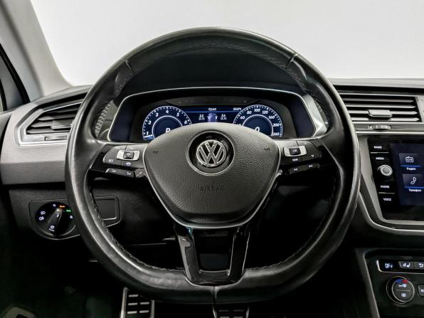 Volkswagen Tiguan II с пробегом 2018 года, цена 2 495 000 рублей, 121696 км, внедорожник, Автокод Объявления