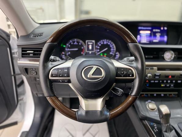 Lexus ES VI Рестайлинг с пробегом 2018 года, цена 3 250 000 рублей, 159057 км, седан, Автокод Объявления