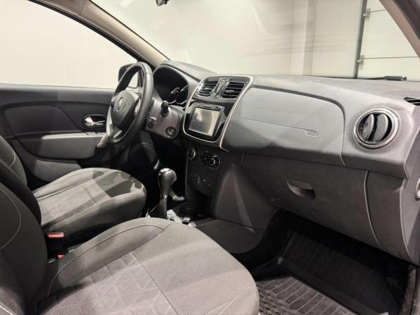 Renault Sandero II с пробегом 2018 года, цена 1 103 421 рубль, 62600 км, хэтчбек, Автокод Объявления