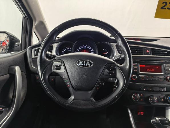 Kia Ceed II Рестайлинг с пробегом 2018 года, цена 1 390 000 рублей, 108000 км, универсал, Автокод Объявления