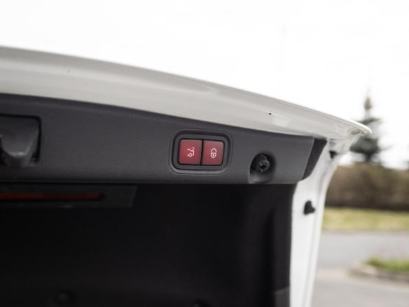 Mercedes-Benz E-Класс V (W213 S213 C238) Рестайлинг с пробегом 2021 года, цена 4 899 510 рублей, 87100 км, седан, Автокод Объявления