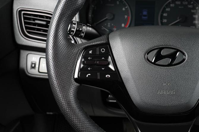 Hyundai Solaris II с пробегом 2019 года, цена 1 419 000 рублей, 265000 км, седан, Автокод Объявления