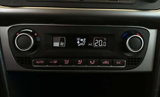 Volkswagen Polo V Рестайлинг с пробегом 2016 года, цена 990 000 рублей, 161675 км, седан, Автокод Объявления