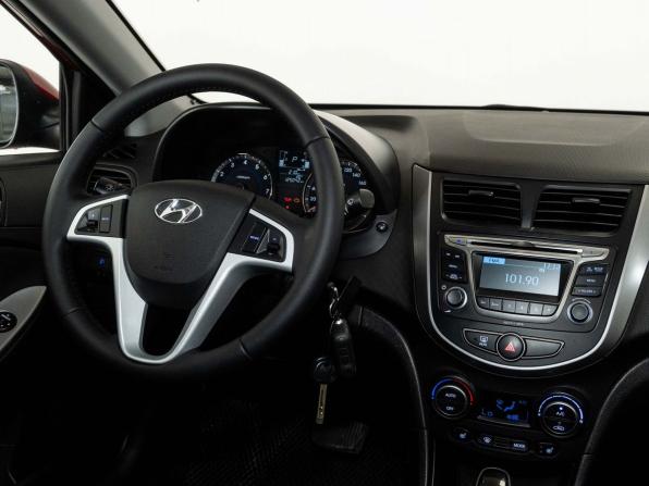Hyundai Solaris I Рестайлинг с пробегом 2016 года, цена 1 140 000 рублей, 125042 км, седан, Автокод Объявления