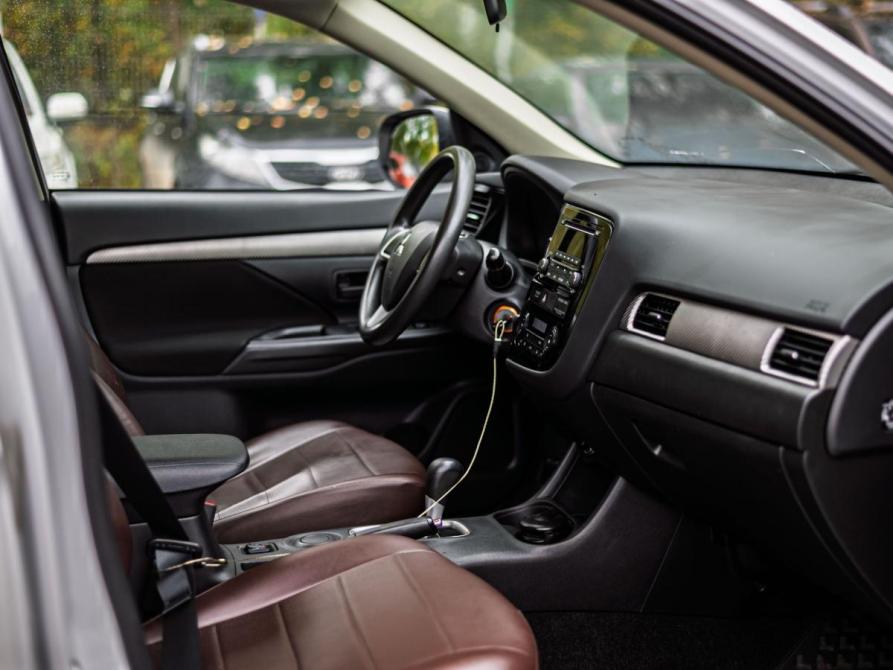 Mitsubishi Outlander III Рестайлинг Санкт-Петербург  - изображение 11