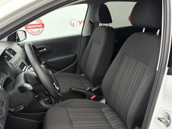 Volkswagen Polo V Рестайлинг с пробегом 2017 года, цена 949 000 рублей, 189421 км, седан, Автокод Объявления