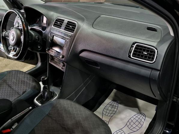 Volkswagen Polo V Рестайлинг с пробегом 2019 года, цена 1 100 000 рублей, 134122 км, седан, Автокод Объявления