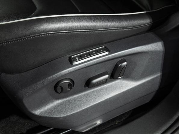 Volkswagen Tiguan II с пробегом 2018 года, цена 2 489 000 рублей, 103829 км, внедорожник, Автокод Объявления