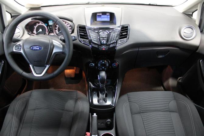Ford Fiesta Mk6 Рестайлинг с пробегом 2015 года, цена 782 000 рублей, 132913 км, седан, Автокод Объявления