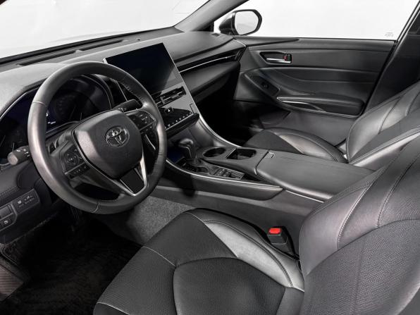 Toyota Avalon V Рестайлинг с пробегом 2023 года, цена 3 490 000 рублей, 7850 км, седан, Автокод Объявления