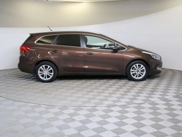 Kia Ceed II с пробегом 2014 года, цена 990 000 рублей, 250945 км, универсал, Автокод Объявления