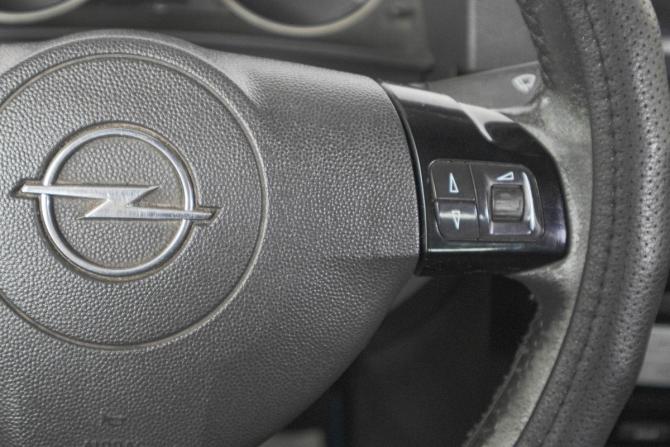 Opel Astra H Рестайлинг с пробегом 2008 года, цена 749 000 рублей, 256000 км, седан, Автокод Объявления