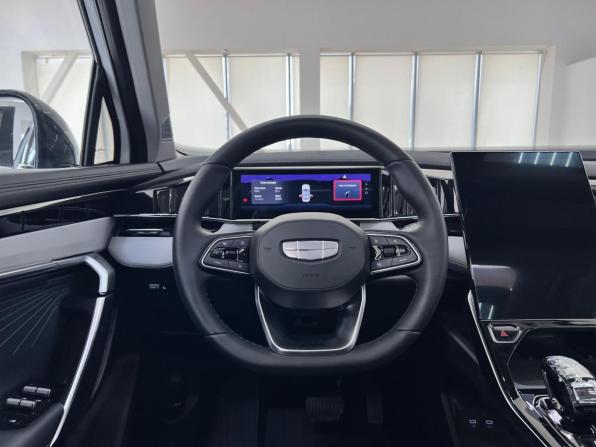 Geely Atlas II с пробегом 2024 года, цена 3 040 000 рублей, 30174 км, внедорожник, Автокод Объявления