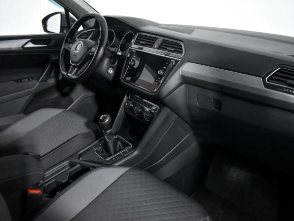 Volkswagen Tiguan II с пробегом 2019 года, цена 1 690 000 рублей, 212422 км, внедорожник, Автокод Объявления