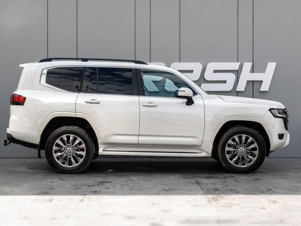 Toyota Land Cruiser 300 Series с пробегом 2022 года, цена 10 600 000 рублей, 63801 км, внедорожник, Автокод Объявления