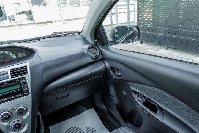 Toyota Yaris II с пробегом 2006 года, цена 470 000 рублей, 207000 км, седан, Автокод Объявления