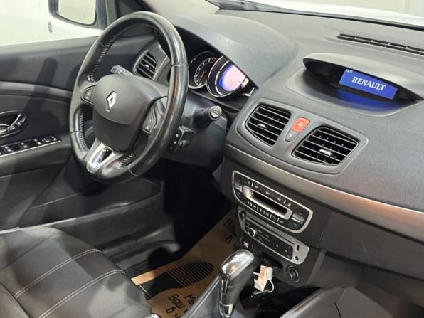 Renault Fluence I Рестайлинг с пробегом 2014 года, цена 935 000 рублей, 122497 км, седан, Автокод Объявления