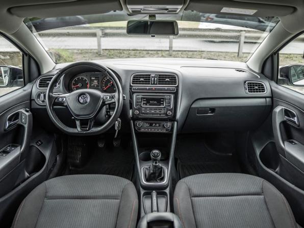 Volkswagen Polo V Рестайлинг с пробегом 2017 года, цена 1 098 000 рублей, 145169 км, седан, Автокод Объявления