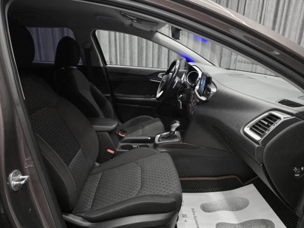 Kia Ceed III с пробегом 2019 года, цена 1 550 000 рублей, 102000 км, универсал, Автокод Объявления