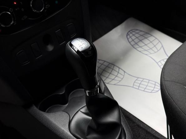 Renault Logan II Рестайлинг с пробегом 2019 года, цена 1 299 000 рублей, 99342 км, седан, Автокод Объявления