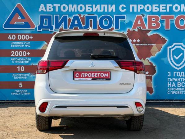 Mitsubishi Outlander III Рестайлинг 3 с пробегом 2022 года, цена 2 869 000 рублей, 30207 км, внедорожник, Автокод Объявления