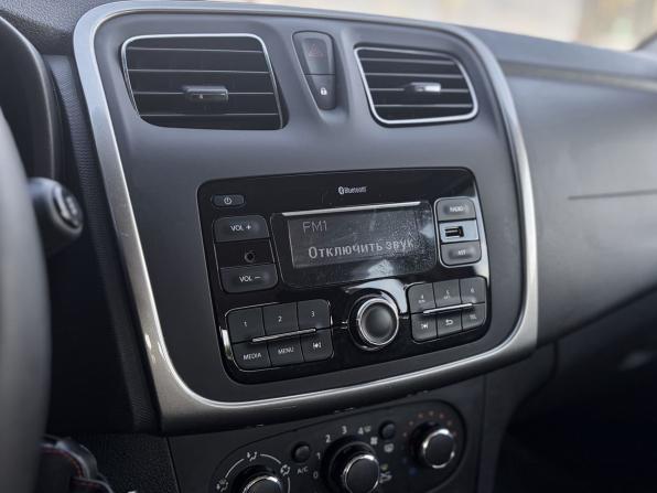 Renault Sandero II Рестайлинг с пробегом 2021 года, цена 1 229 000 рублей, 80536 км, хэтчбек, Автокод Объявления