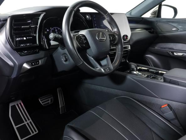 Lexus RX V с пробегом 2023 года, цена 9 190 000 рублей, 36395 км, внедорожник, Автокод Объявления