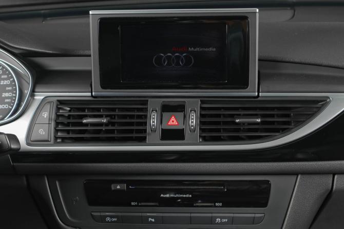 Audi A6 IV (C7) Рестайлинг с пробегом 2015 года, цена 2 459 000 рублей, 129896 км, седан, Автокод Объявления