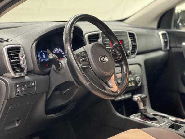 Kia Sportage IV Рестайлинг с пробегом 2018 года, цена 2 025 000 рублей, 104000 км, внедорожник, Автокод Объявления