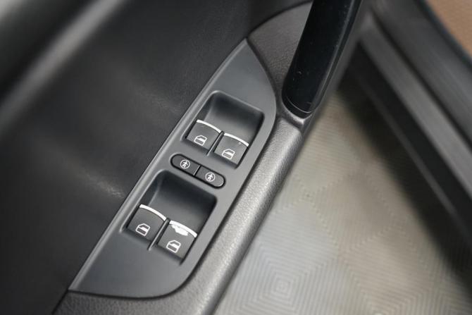 Volkswagen Touareg II с пробегом 2011 года, цена 2 199 000 рублей, 219984 км, внедорожник, Автокод Объявления