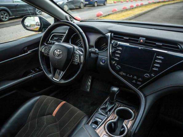 Toyota Camry VIII (XV70) с пробегом 2019 года, цена 2 689 000 рублей, 127000 км, седан, Автокод Объявления