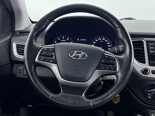 Hyundai Solaris II с пробегом 2019 года, цена 1 280 000 рублей, 120000 км, седан, Автокод Объявления