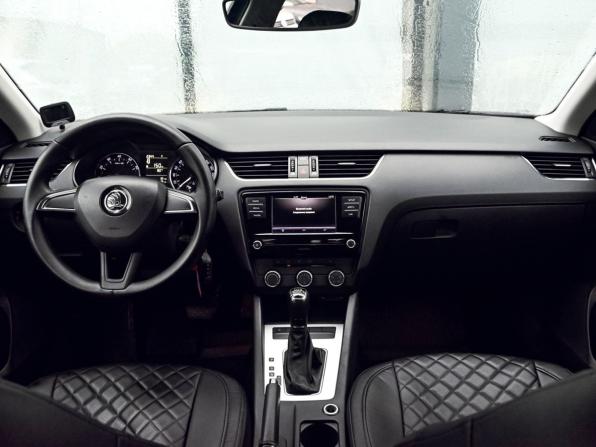Skoda Octavia III (A7) Рестайлинг с пробегом 2017 года, цена 1 345 000 рублей, 180238 км, лифтбек, Автокод Объявления