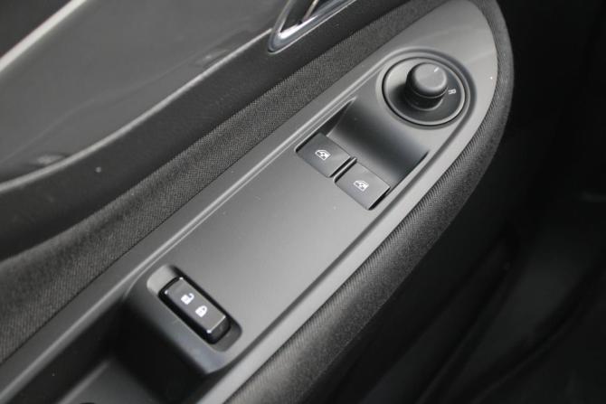 Opel Mokka I с пробегом 2014 года, цена 945 000 рублей, 120000 км, внедорожник, Автокод Объявления