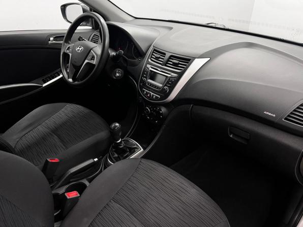 Hyundai Solaris I Рестайлинг с пробегом 2015 года, цена 655 000 рублей, 130338 км, хэтчбек, Автокод Объявления
