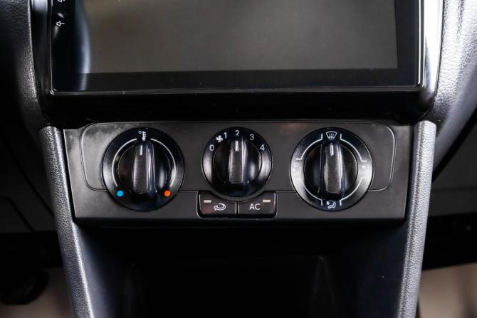 Volkswagen Polo V с пробегом 2012 года, цена 649 000 рублей, 217300 км, седан, Автокод Объявления