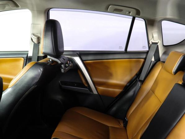 Toyota RAV4 IV (XA40) Рестайлинг с пробегом 2018 года, цена 2 199 000 рублей, 196432 км, внедорожник, Автокод Объявления