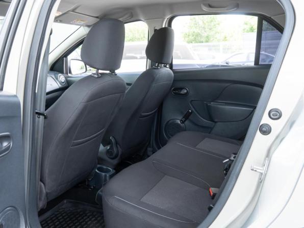 Renault Logan II Рестайлинг с пробегом 2019 года, цена 1 130 000 рублей, 55890 км, седан, Автокод Объявления