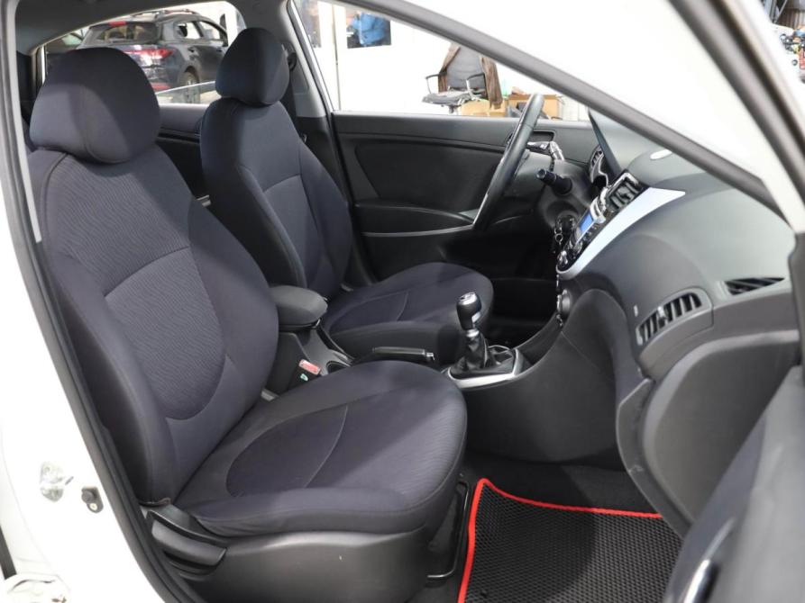 Hyundai Solaris I Ростов-на-Дону  - изображение 8
