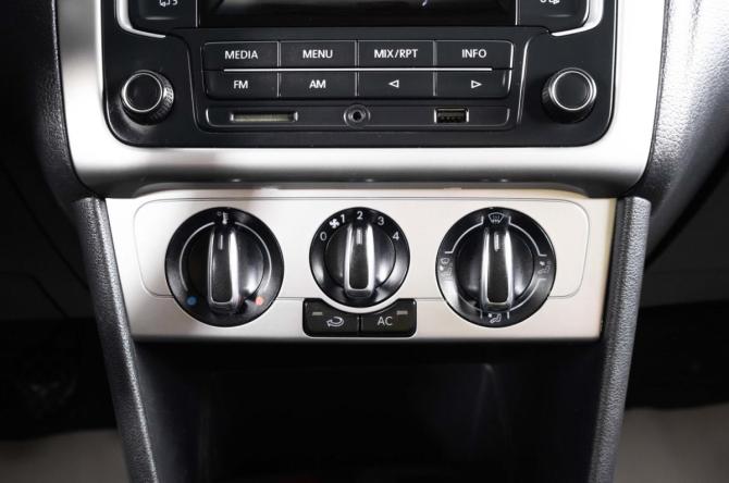 Volkswagen Polo V с пробегом 2013 года, цена 829 000 рублей, 212456 км, седан, Автокод Объявления